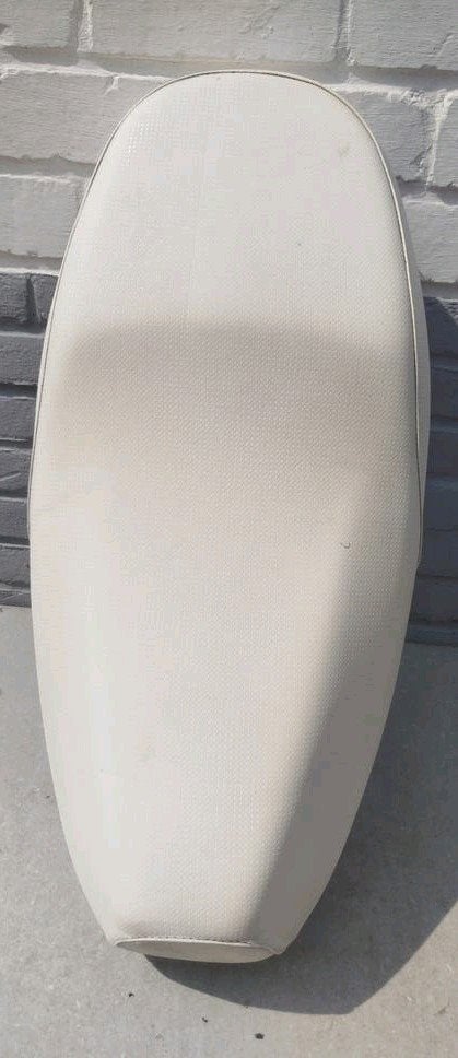 zadel wit mbk booster oud model, Fietsen en Brommers, Ophalen of Verzenden, Zadel