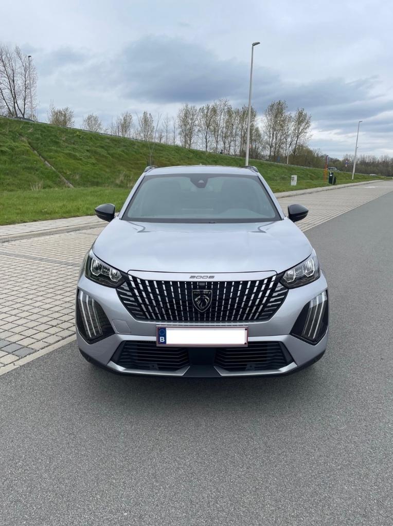 Peugeot 2008 1.2 Hybrid Allure e-DCS Allure, Auto's, Automaat, Leder en Stof, Zwart, 5 zetels