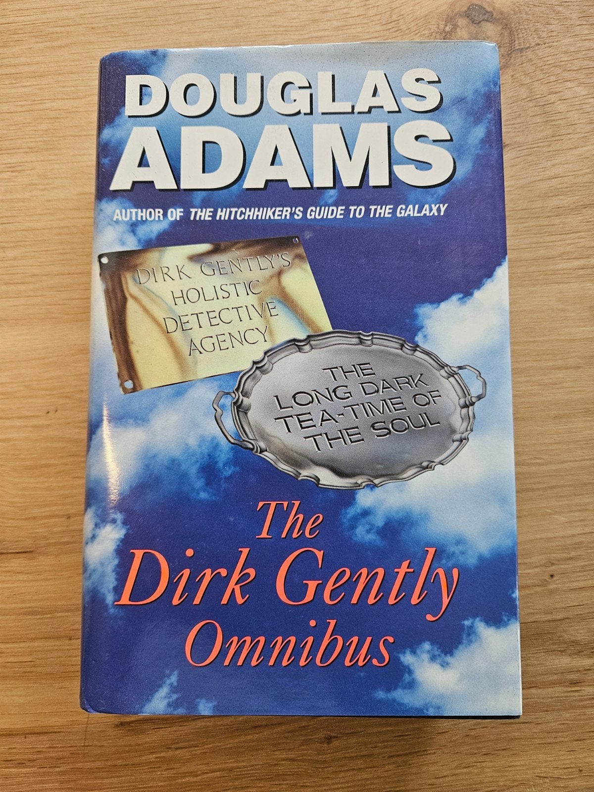 Douglas Adams - The Dirk Gently Omnibus, Enlèvement, Douglas Adams
