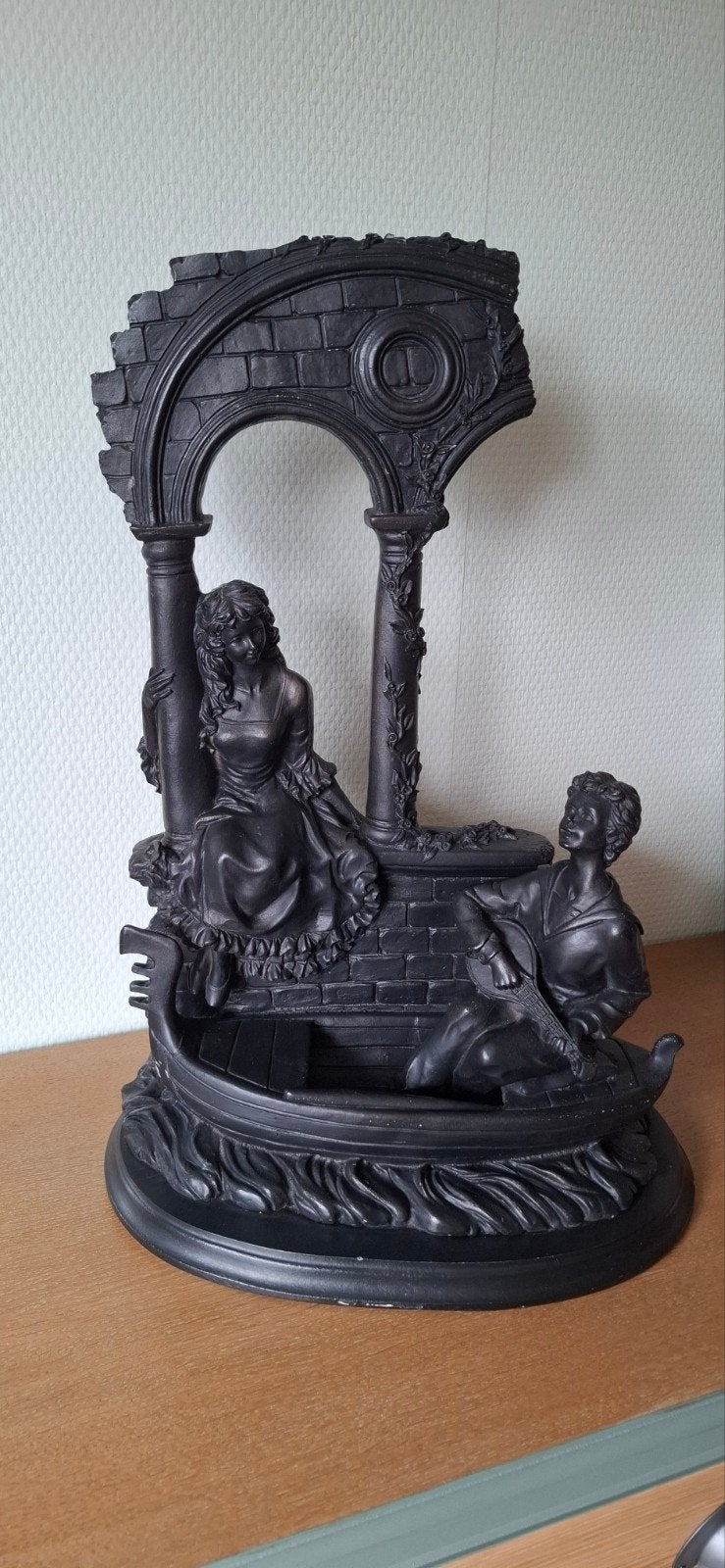 De gondel, Ophalen