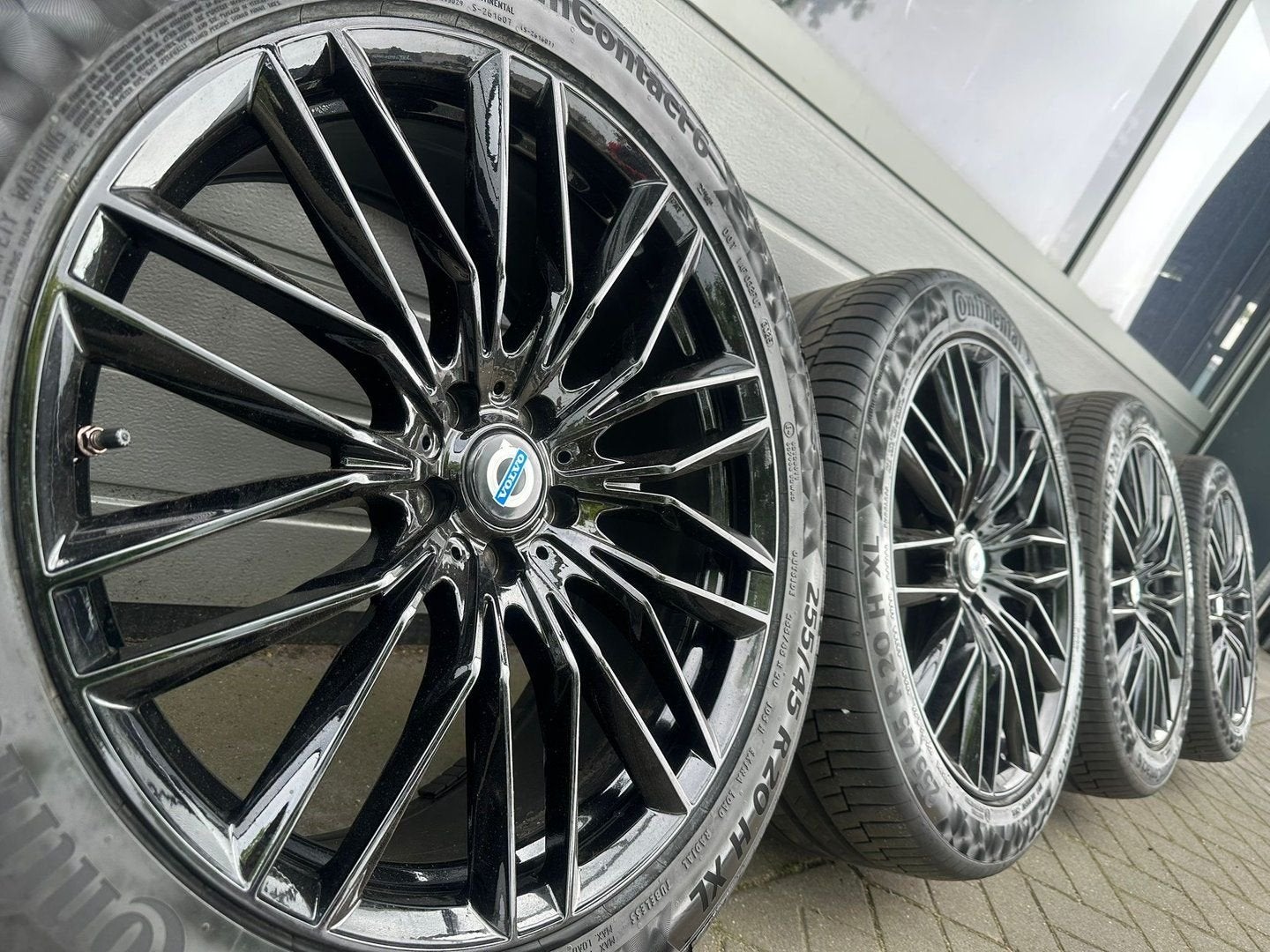 zwarte 20 " Volvo XC90 XC60 XC40 C40 R-line velgen banden, -, -, Banden en Velgen, Ophalen of Verzenden