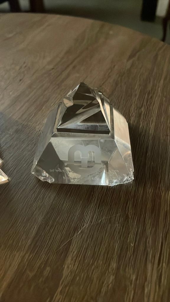„Val Saint Lambert kristallen piramidesculptuur gesigneerd”, Verzamelen, Swarovski, Ophalen, Gebruikt