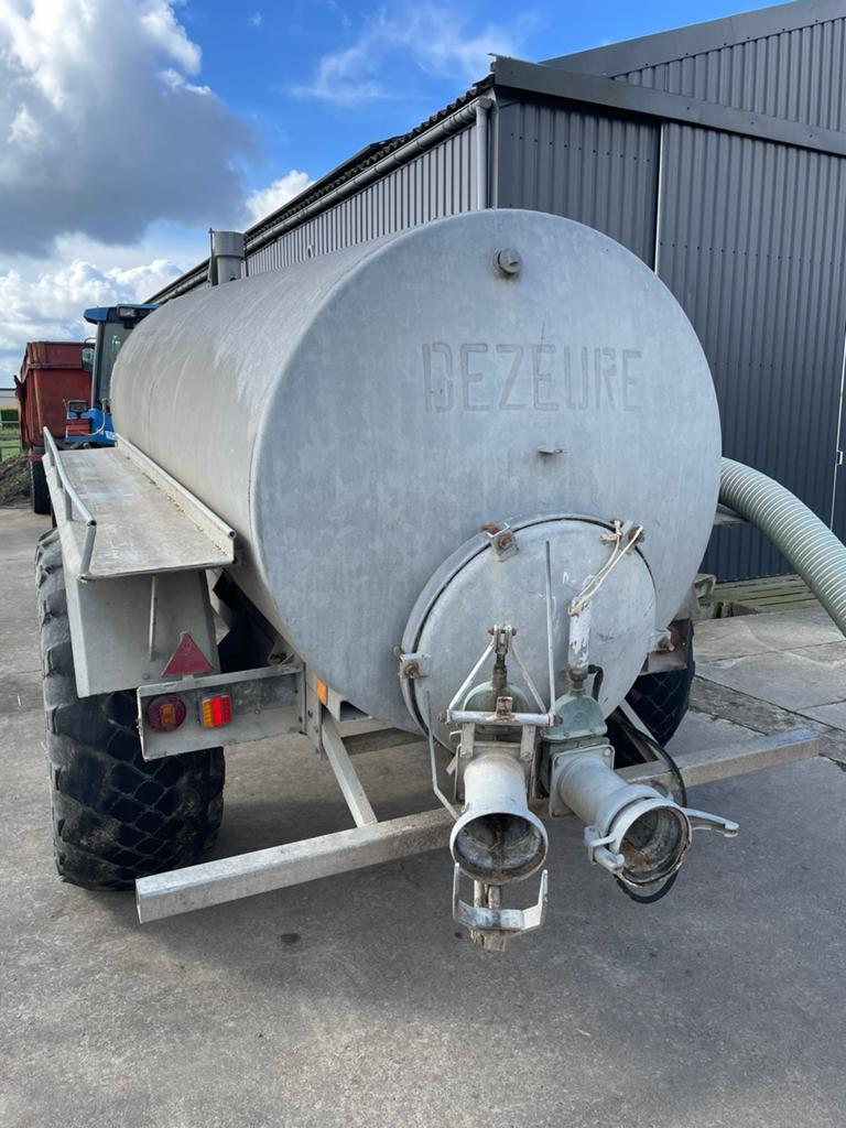 Beerton Dezeure 9000 L met papieren, Zakelijke goederen, Ophalen