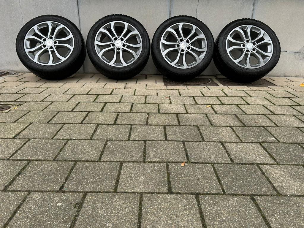 Mercedes-Benz 225/50R17 Winterbanden, Auto-onderdelen, Banden en Velgen, Ophalen, Banden en Velgen, 17 inch, Winterbanden