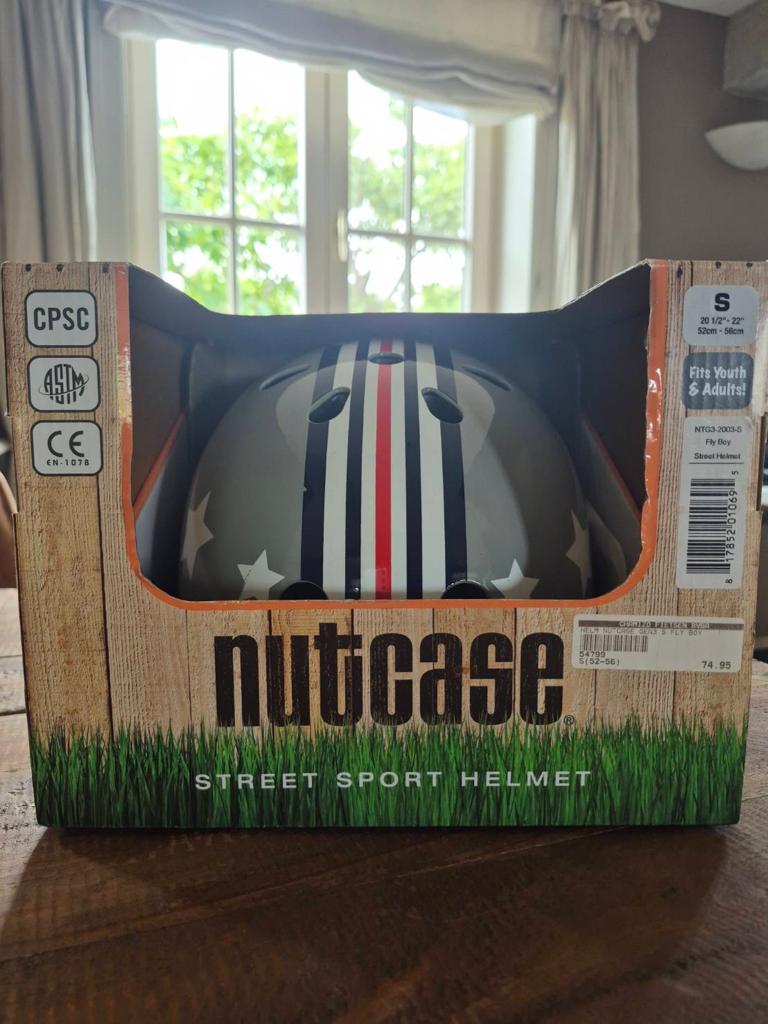 Nutcase Street Sport Helm “Fly Boy” – maat S (52-56 cm), Fietsen en Brommers, Fietsaccessoires | Fietshelmen, Zo goed als nieuw