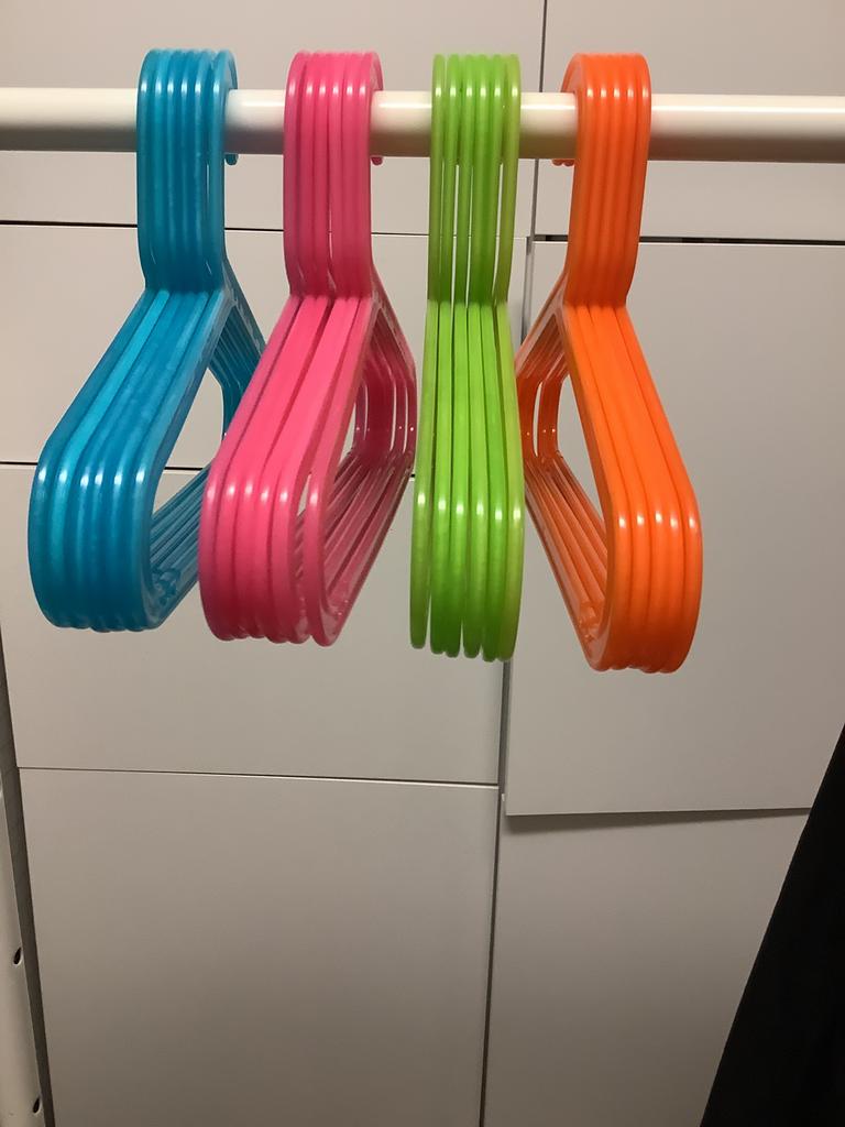 Kleerhangers, Kleding | Dames, Kledinghangers, Ophalen of Verzenden, Zo goed als nieuw