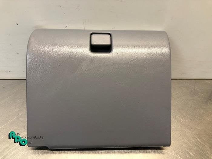 Boîte à gants d'un Toyota Starlet (Starlet 95-), -, 3 mois de garantie, Toyota, Utilisé