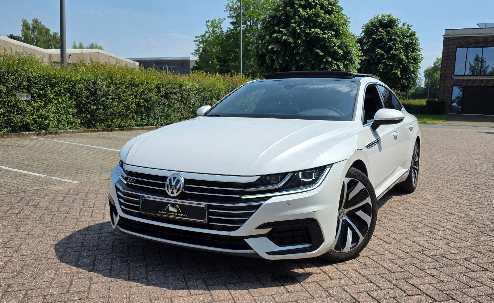 Vw Arteon R-Line 2017 FULL OPTIONS Euro 6C, Auto's, Volkswagen, Automaat, Arteon, Wit, Leder