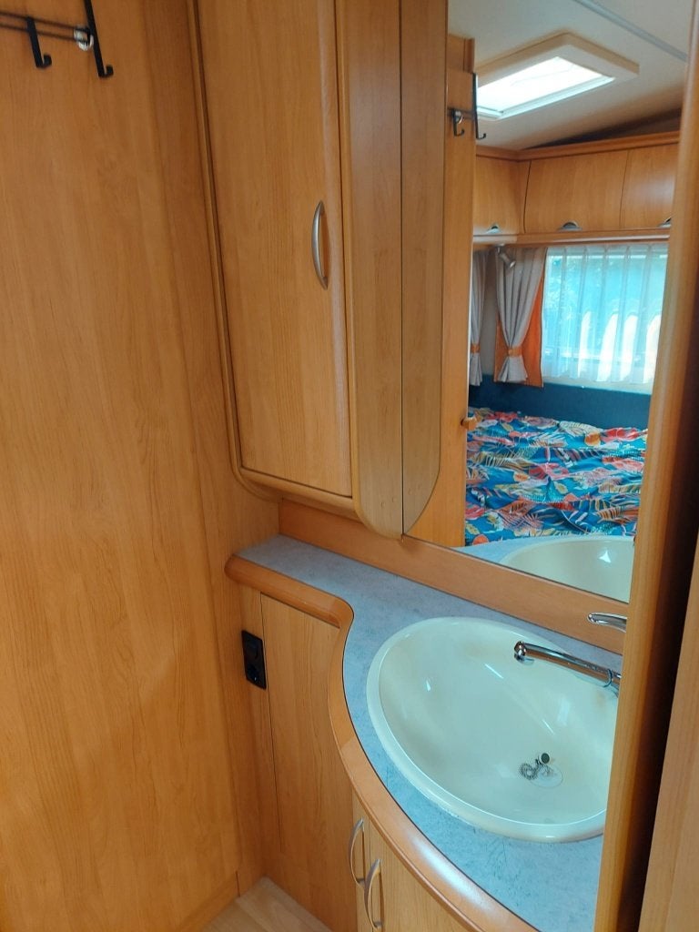 CARAVAN HOBBY 560 EXCELLENT, Caravans en Kamperen, Caravans, Rondzit, Hobby, 7 tot 8 meter, 1250 - 1500 kg