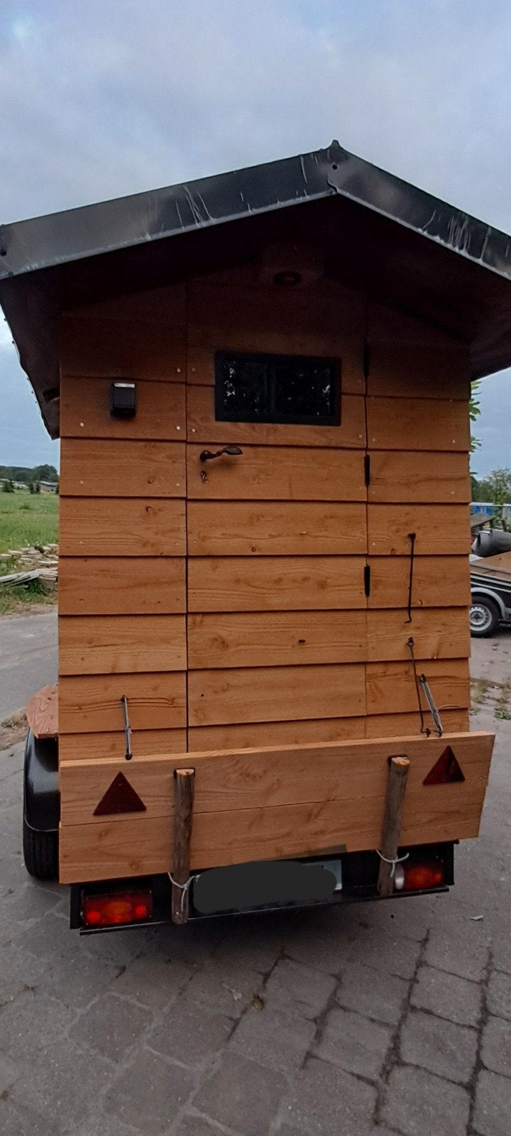 caravane Tiny House en forme de larme, Particulier