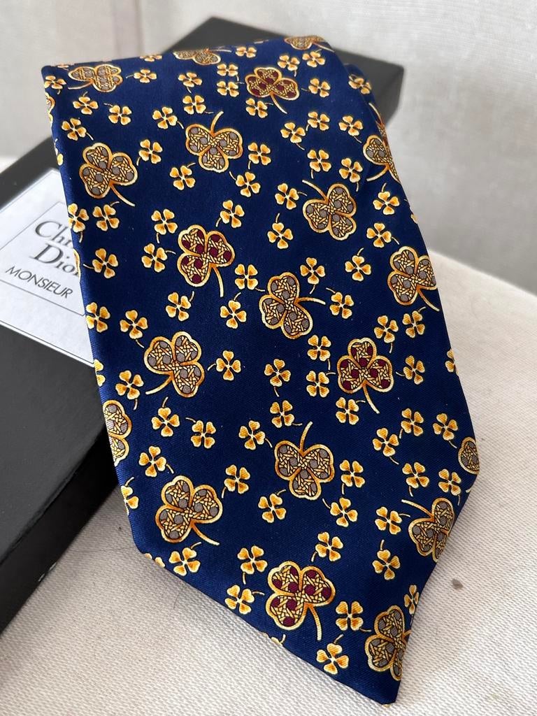 Christian Dior cravate soie motifs trèfles, Enlèvement ou Envoi, Comme neuf, Bleu, À motif