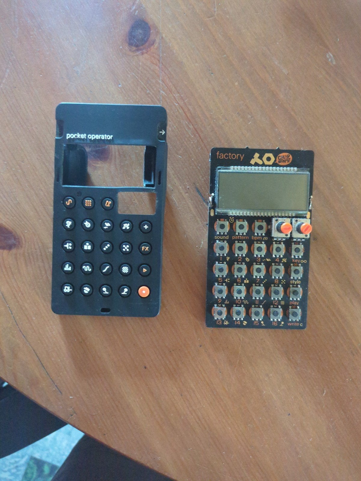 Pocket Operator 16 + case, Ophalen