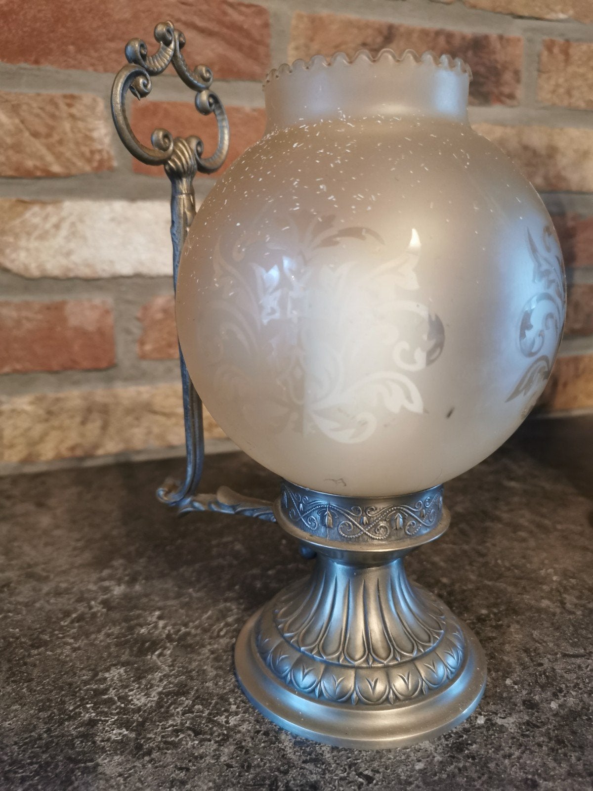 vintage tafellamp met matglazen bolkap, Antiek en Kunst, Ophalen of Verzenden