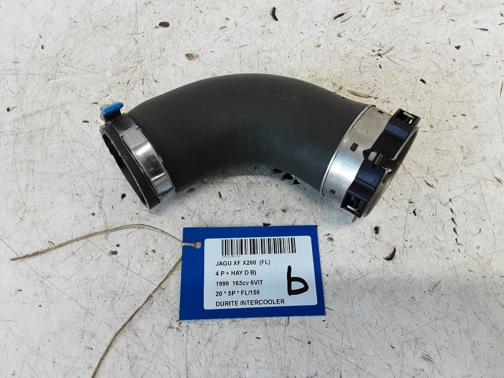 INTERCOOLER DURITE Jaguar XF (X260) (01-2015/-), Campus Kronberg 7
61476  Kronberg im Taunus, DE, Utilisé, Jaguar, Jaguar Land Rover Deutschland GmbH