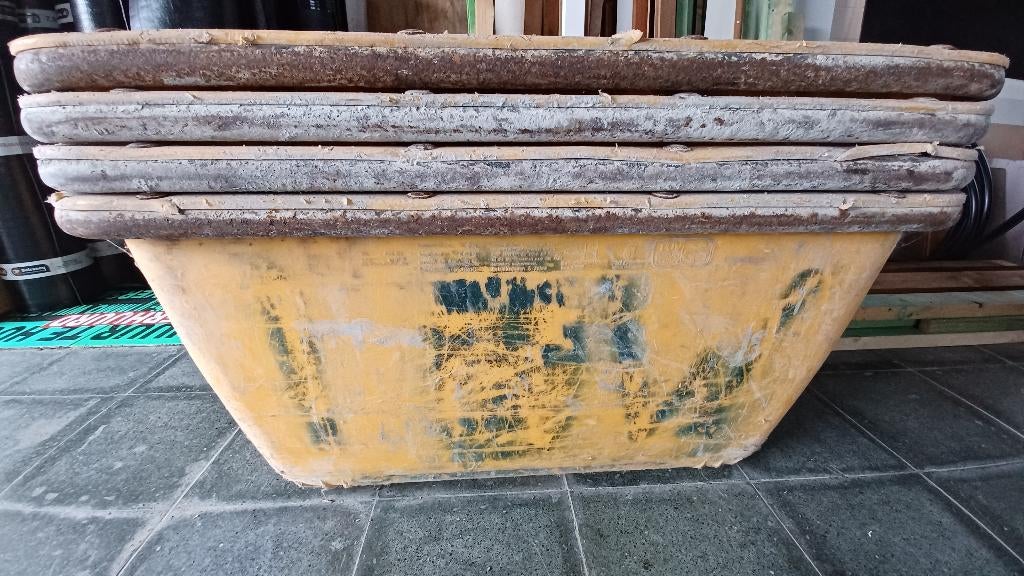 4 mortelbakken van 200 liter, Doe-het-zelf en Bouw, Ophalen, Gebruikt