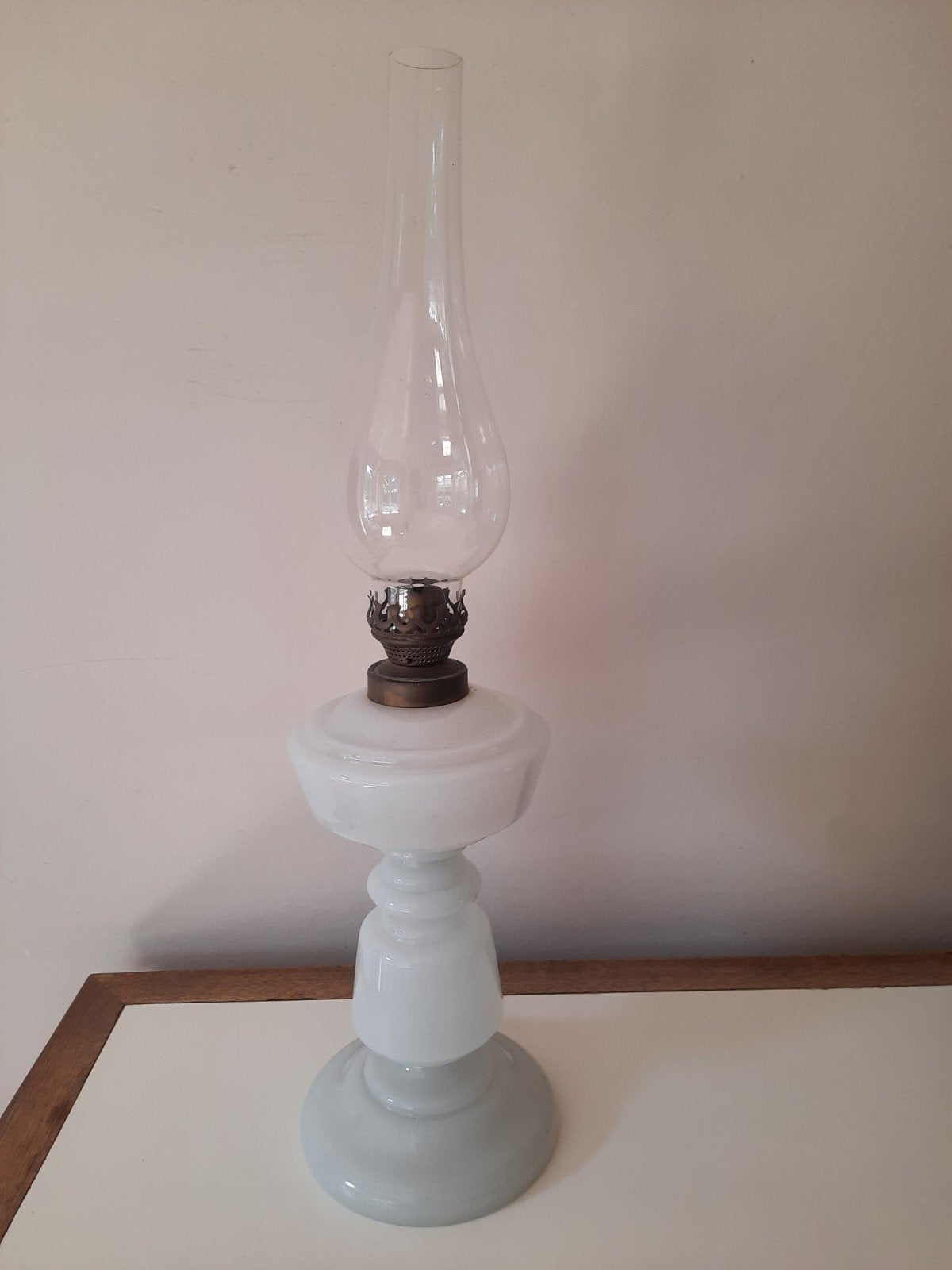 Antieke Olielamp van Wit Opalineglas (Melkglas), Antiek en Kunst, Ophalen