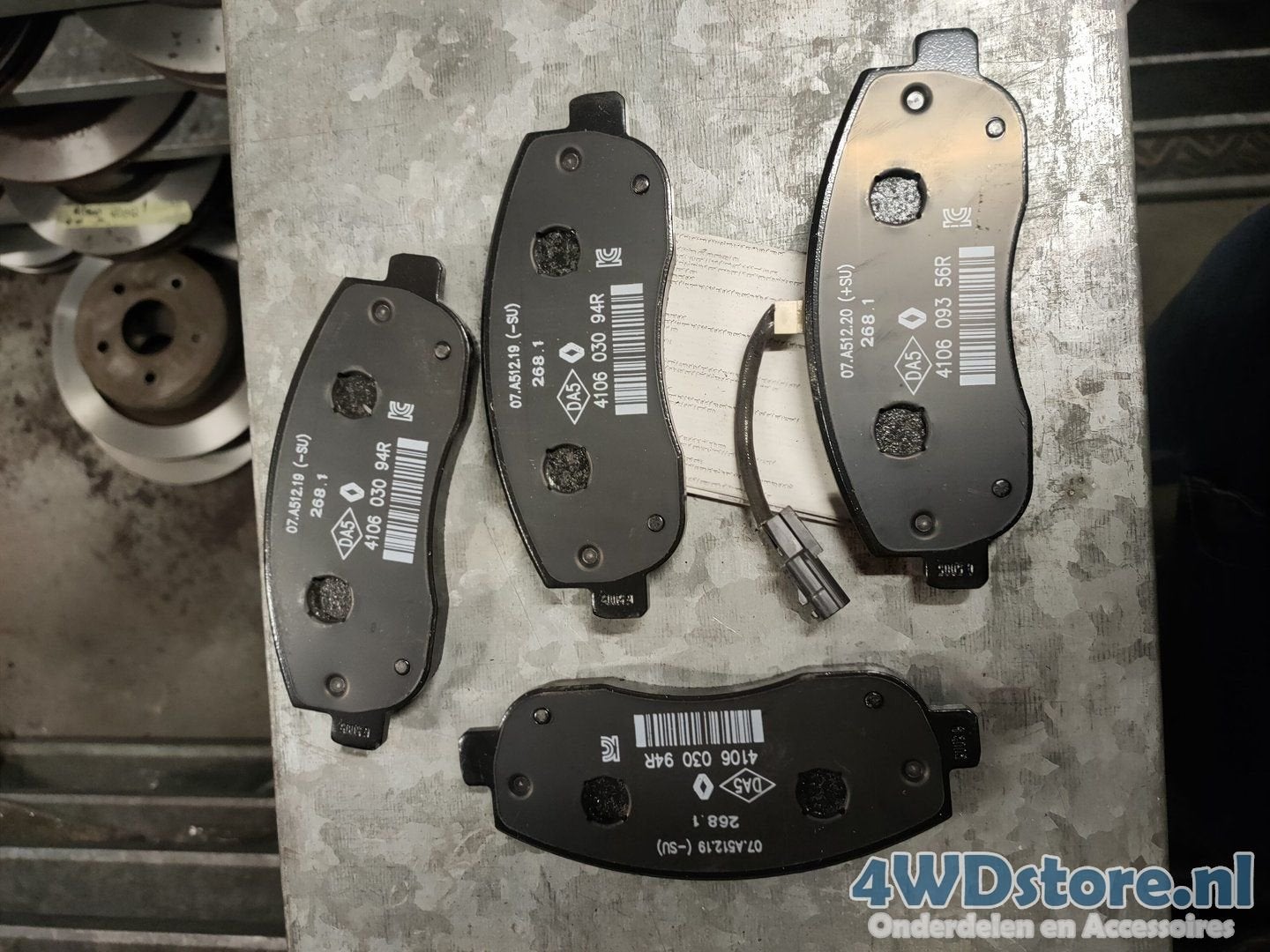 Nissan NV400 Remblokset Vooras 4106000Q2K, Neuf, -, -, Nissan