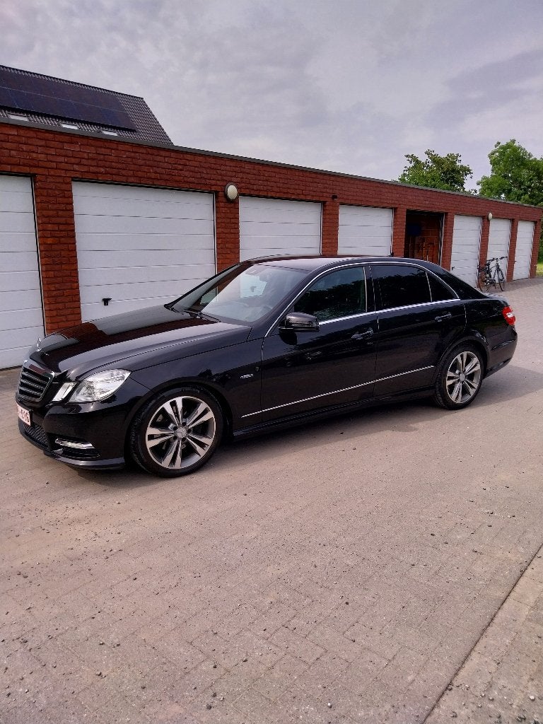 Te koop Mercedes E 212 CDI disel van 2012, Auto's, Mercedes-Benz, Zwart, 4 cilinders, Zwart, Leder