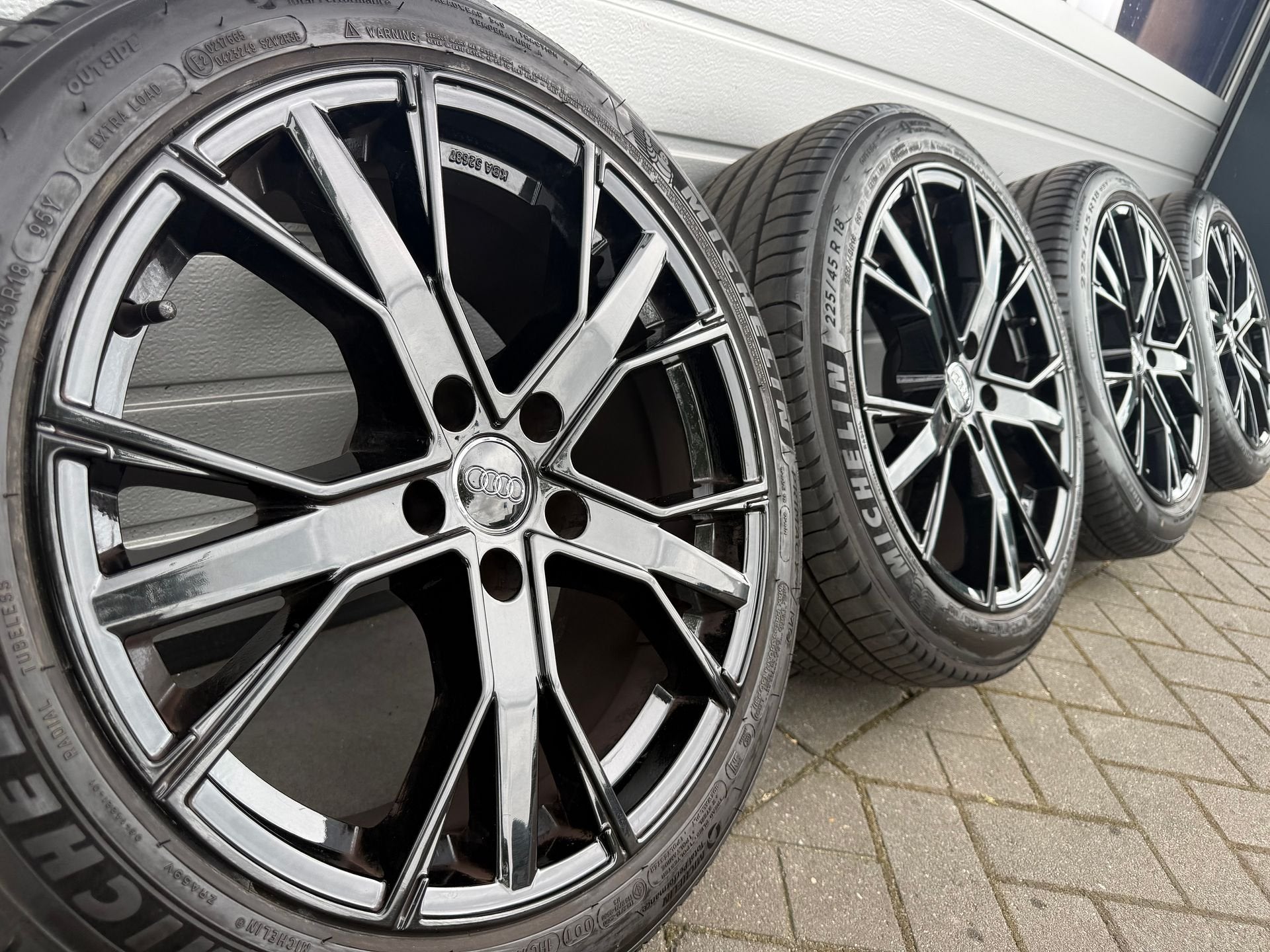 18 inch Audi s line A4 S4 B8 B9 B10 A3 S3 velgen zomerbanden, Autos : Pièces & Accessoires, Pneus & Jantes, Véhicule de tourisme