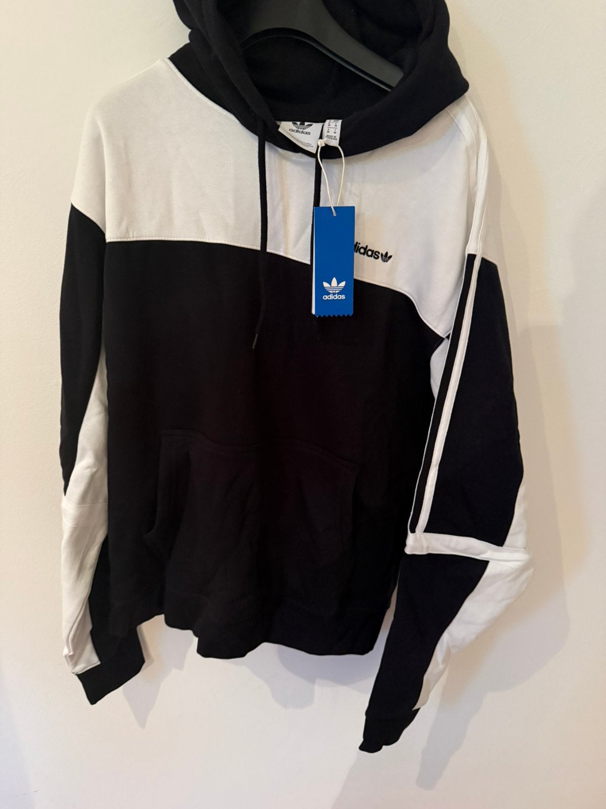 Sweat à capuche classique Adidas, Enlèvement, Neuf, Taille 48/50 (M)