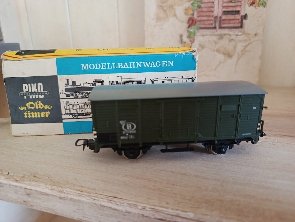 wagon couvert à deux essieux Piko – compatible Marklin, Hobby & Loisirs créatifs, Enlèvement ou Envoi, Wagon, Piko