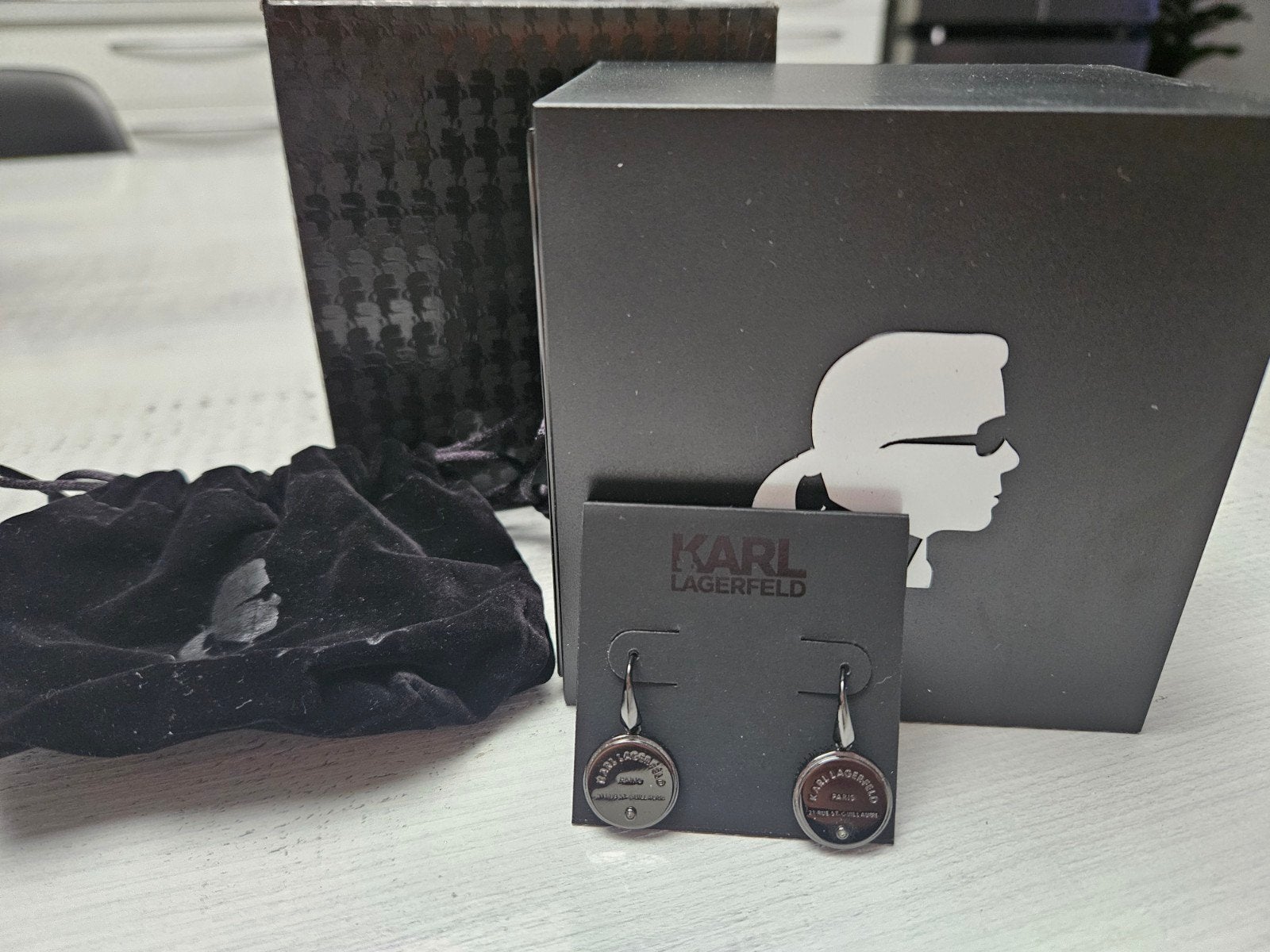 boucle d oreille Karl Lagerfeld, Handtassen en Accessoires, Uiterlijk | Parfum, Ophalen, Gebruikt