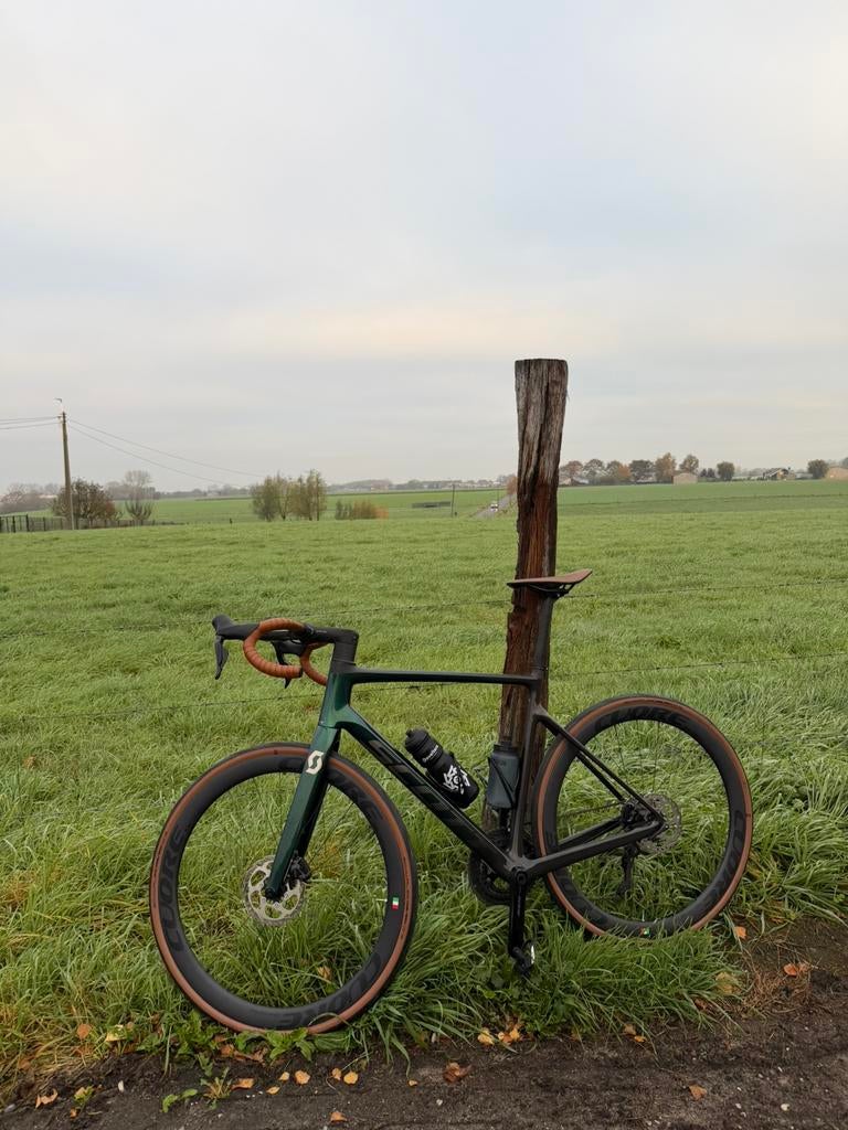 Scott addict 20 large 105di2, Enlèvement, Comme neuf
