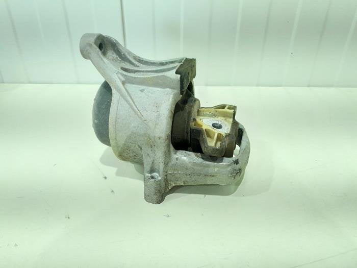 Support moteur d'un Audi A4, Autos : Pièces & Accessoires, -, 3 mois de garantie, Audi, Utilisé