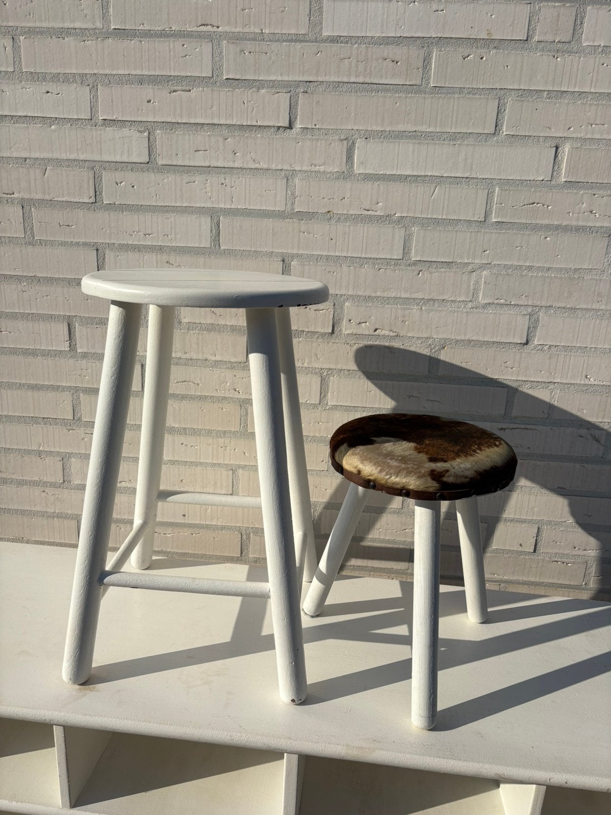 Authentieke houten krukjes – Vintage – Set van 2, Huis en Inrichting, Ophalen, Zo goed als nieuw
