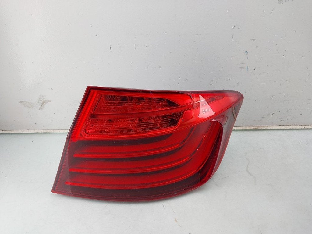 FEU ARRIÈRE DROIT BMW 5 serie (F10) (|63217306162|), Autos : Pièces & Accessoires, Éclairage, Utilisé, BMW, Petuelring 130
80809  München, DE