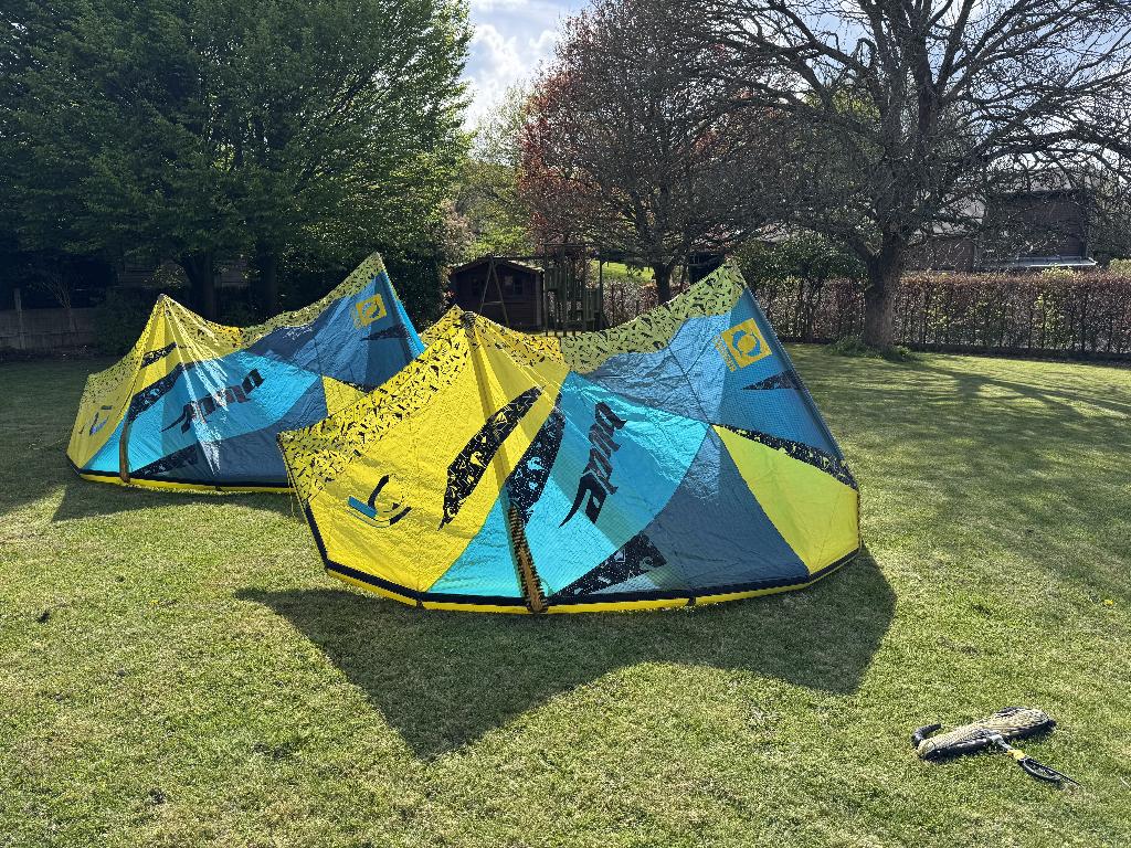 Blade Trigger 10e generatie 9m + 12m + Blade Unibar Kitesurf, Watersport en Boten, Kitesurfen, Ophalen, Gebruikt, 9 m², Kitesurf-set