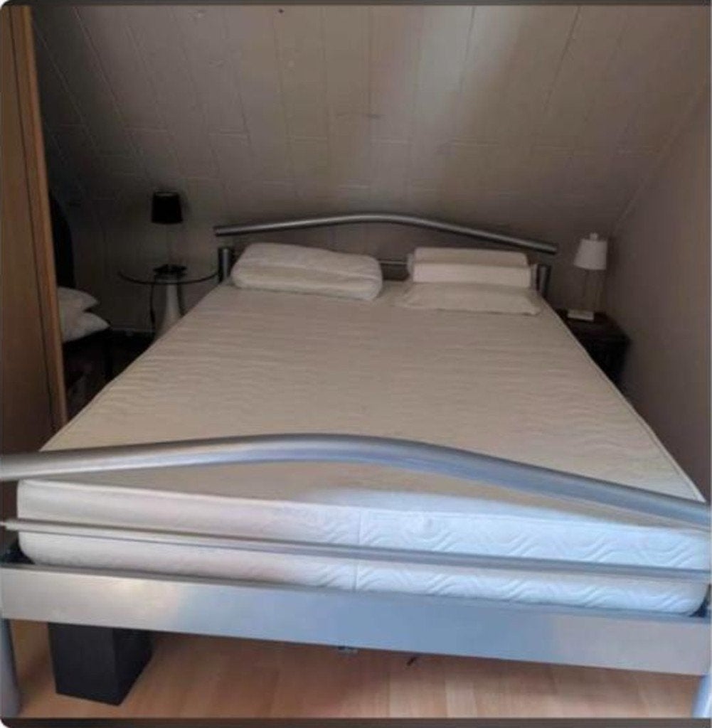 Twijfelaar bed 140 cm met lattenbodem en matras, Ophalen, Twijfelaar, 140 cm