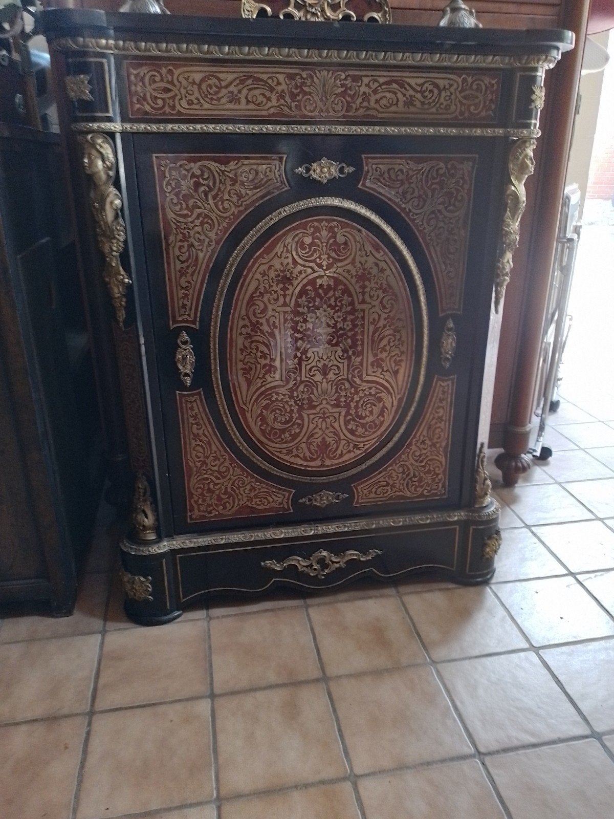 Boulle kastje, periode Napoleon III, Ophalen