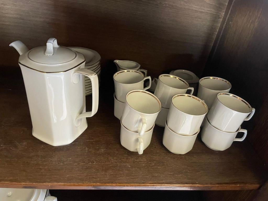 Compleet servies 12 personen, Huis en Inrichting, Ophalen, Zo goed als nieuw, Compleet servies