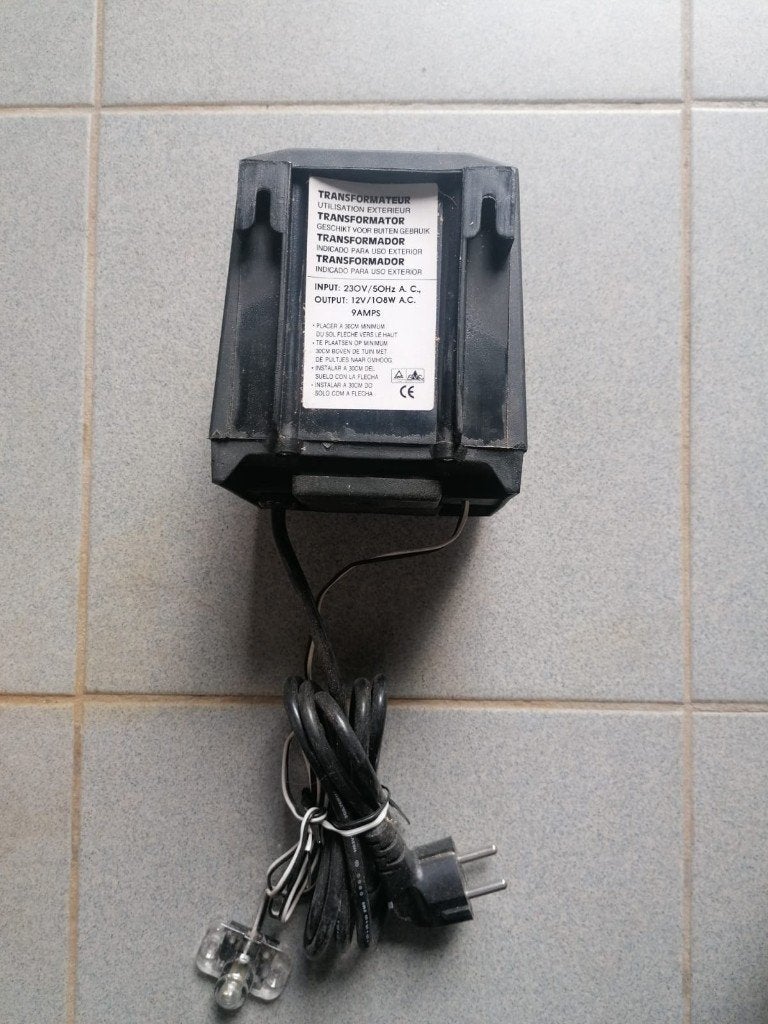 Transformateurs (3) d'éclairage extérieur, Enlèvement, Neuf, Alimentation secteur, 50 à 250 watts