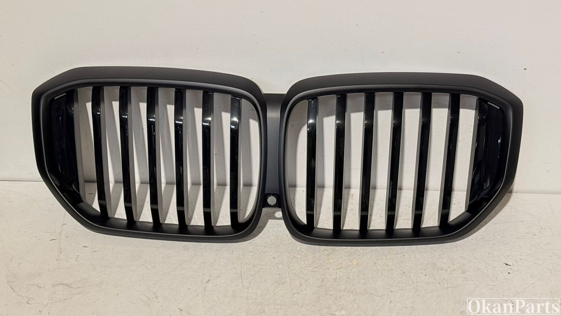 Calandre BMW X5 G05 LCI Noir mat 5A67CC6, Info@fabrikant.eu, Fabrikant BV, Fabrikantstraat 1
1000 AA  Amsterdam, NL, Utilisé