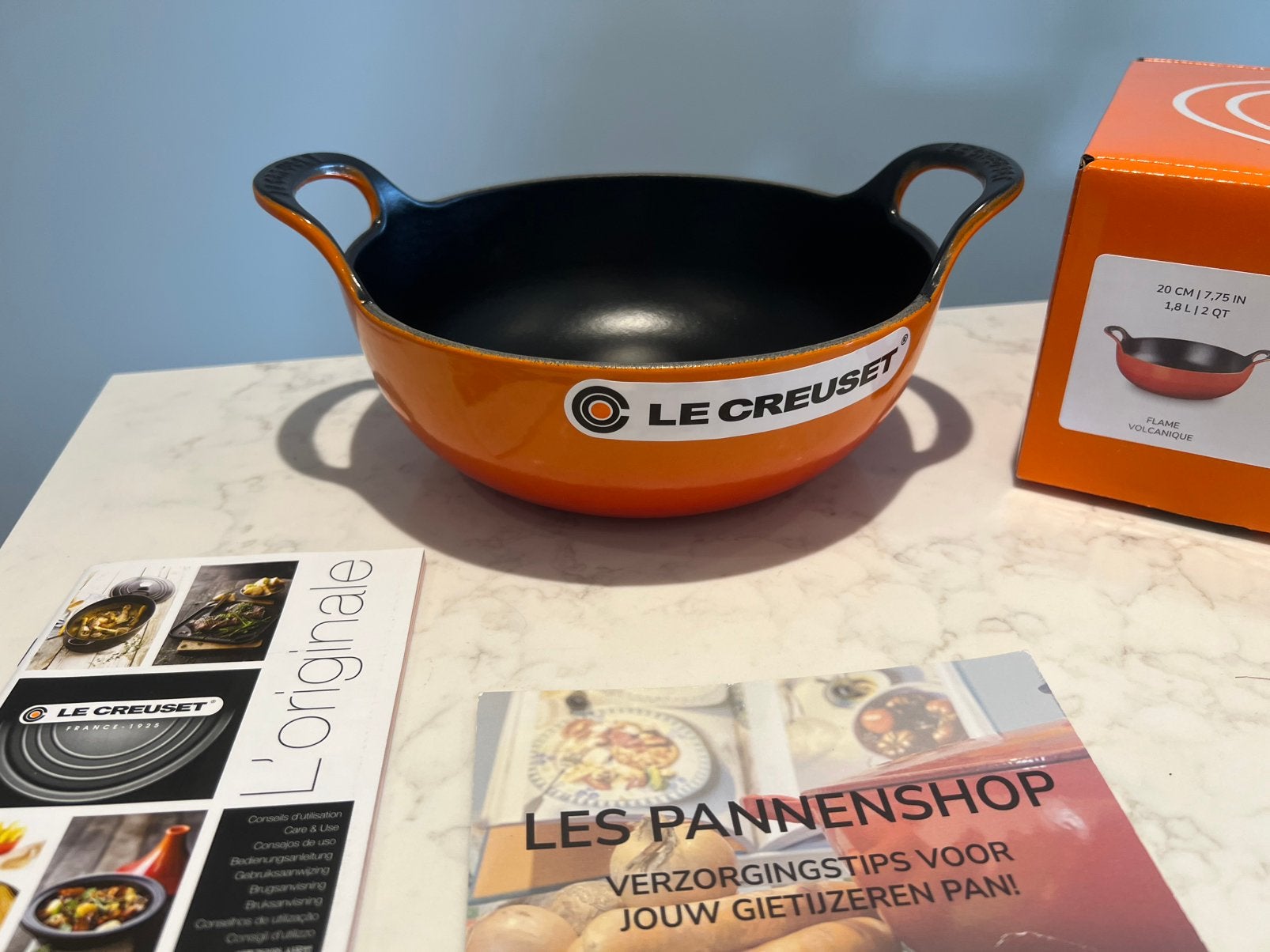 Nieuwe Le Creuset Balti wok Vulcanic 20 cm met doos, Geschikt voor barbecue, Gietijzer, Nieuw, Le Creuset