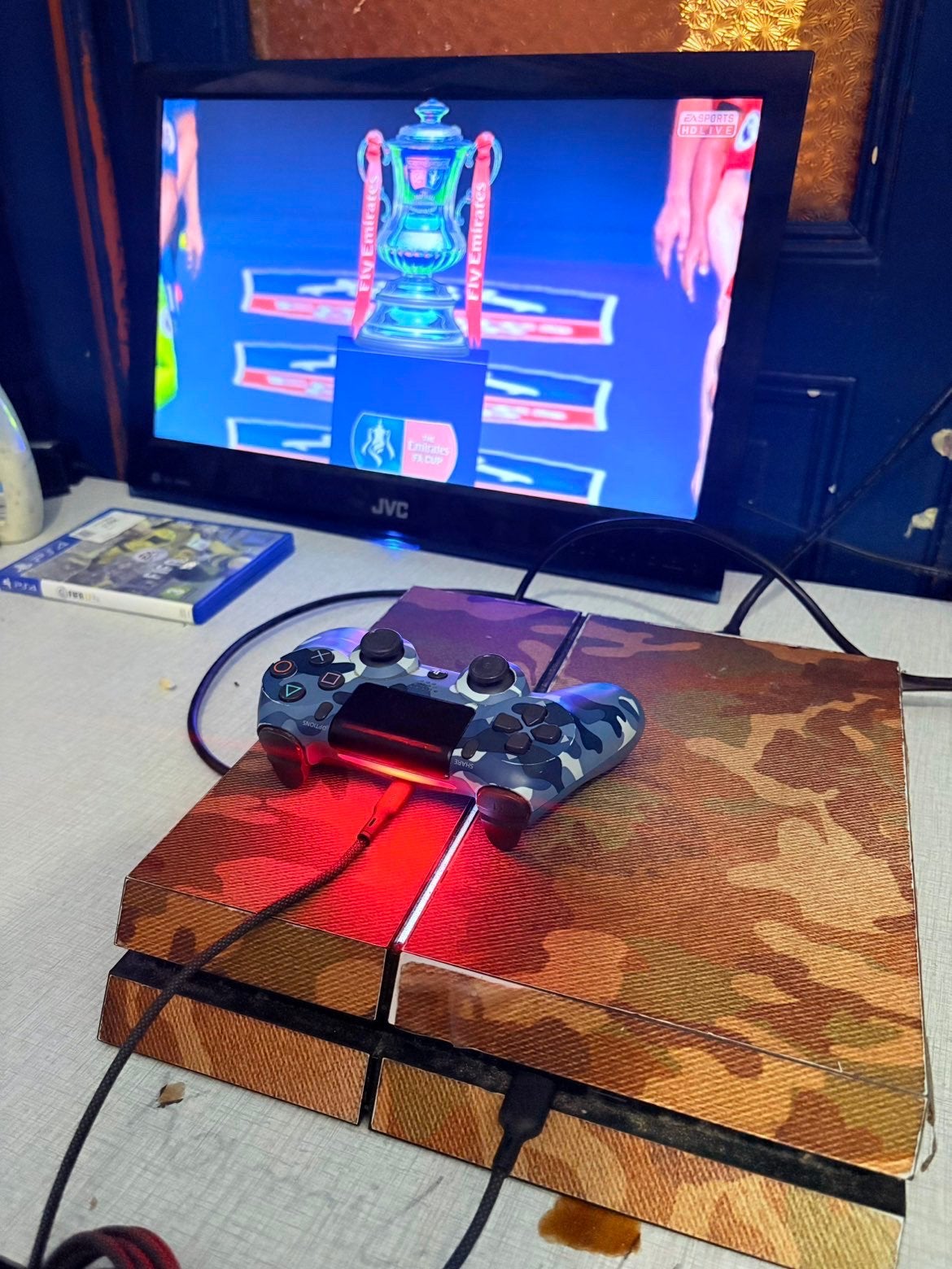 Pps4 + 2 controllers+oplader, Games en Spelcomputers, Ophalen, Zo goed als nieuw, Met 2 controllers