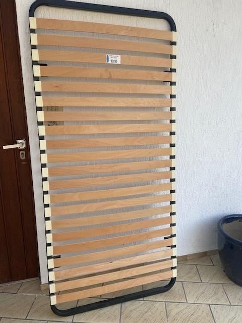 lattenbodem éénpersoonsbed, Kinderen en Baby's, Kinderkamer | Bedden, Ophalen, 85 tot 100 cm, Zo goed als nieuw, Lattenbodem