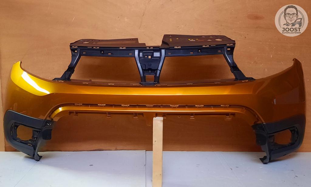 Voorbumper orgineel Dacia Duster v.a 2017 620221776R, Auto-onderdelen, Dacia, -Via contactformulier op de website, Gebruikt, Voor