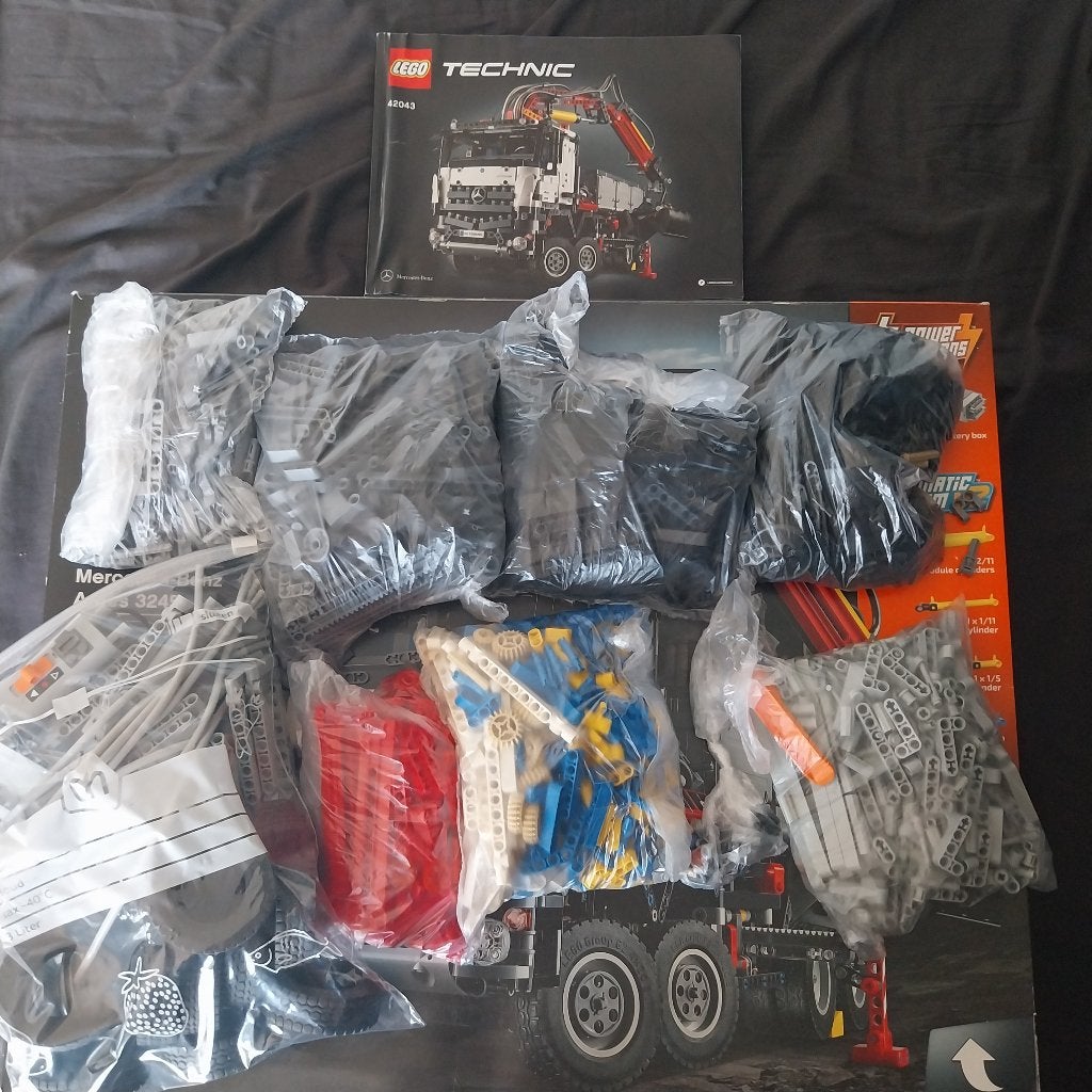 Lego technic mercedes-benz arocs 3245, Kinderen en Baby's, Ophalen, Lego, Zo goed als nieuw, Technic