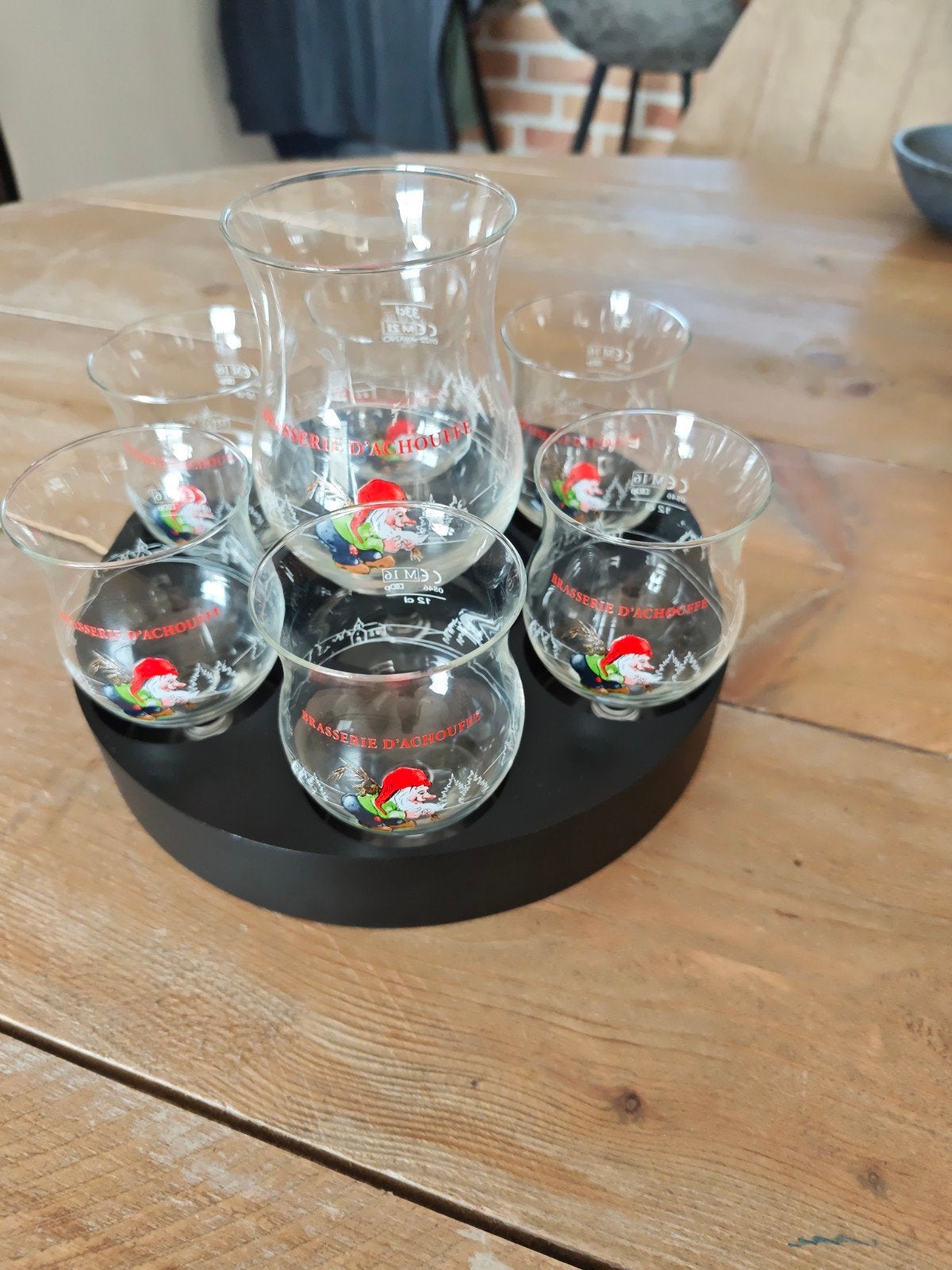 Carrousel Chouffe met 1 groot en 6 kleine glazen, Verzamelen, Ophalen of Verzenden, Zo goed als nieuw, Bierglas