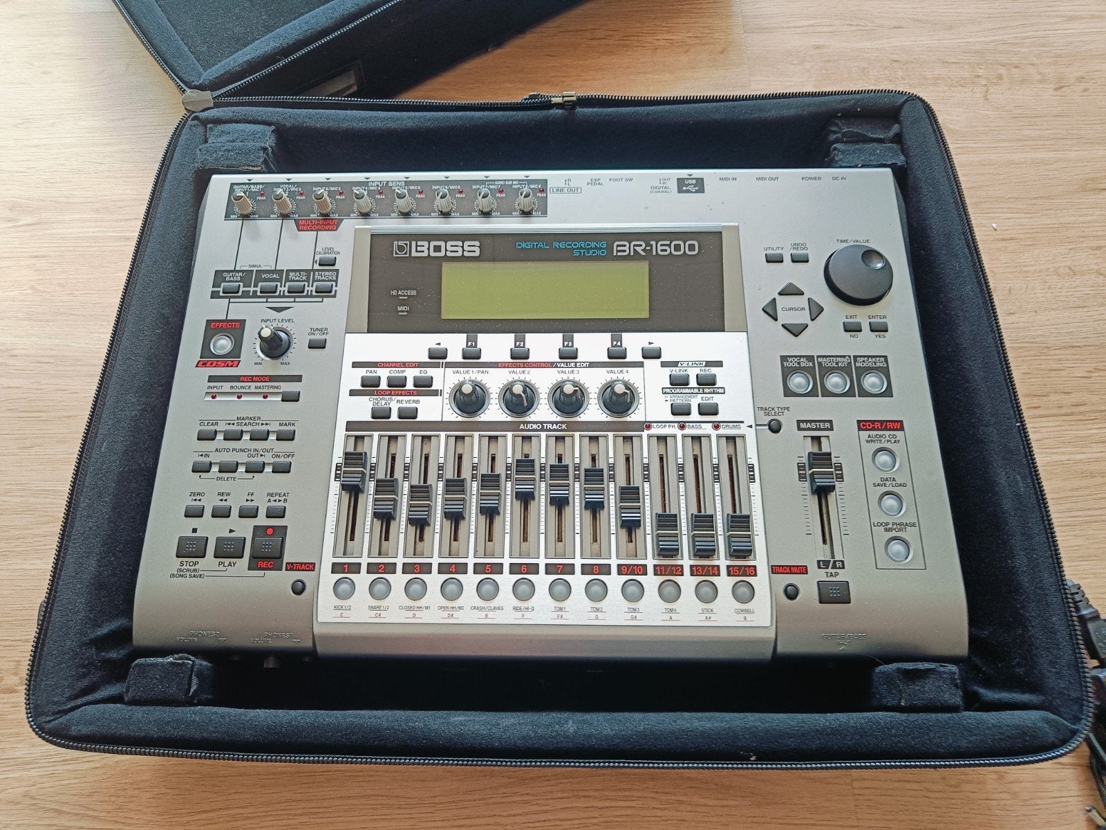 Boss BR1600 digital recording studio, Ophalen, Zo goed als nieuw, 10 tot 20 kanalen, Microfooningang