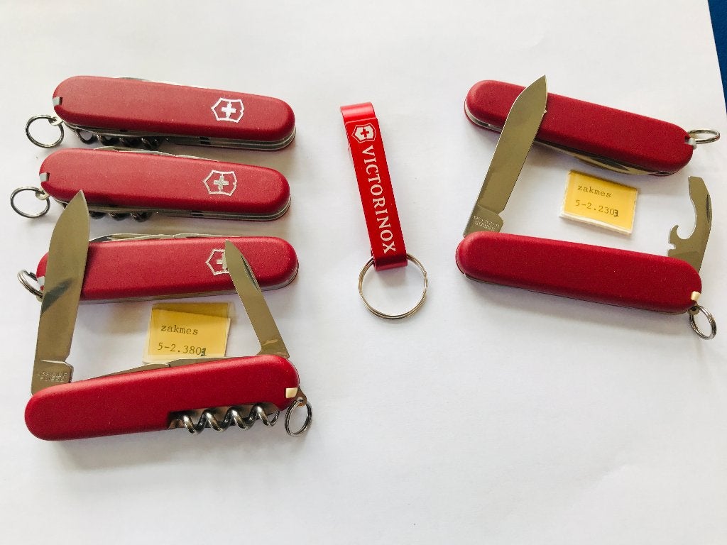 SALE 4x Victorinox Sportsman 2x Bantam 84MM NEW NO BOX, Ophalen of Verzenden, Zo goed als nieuw