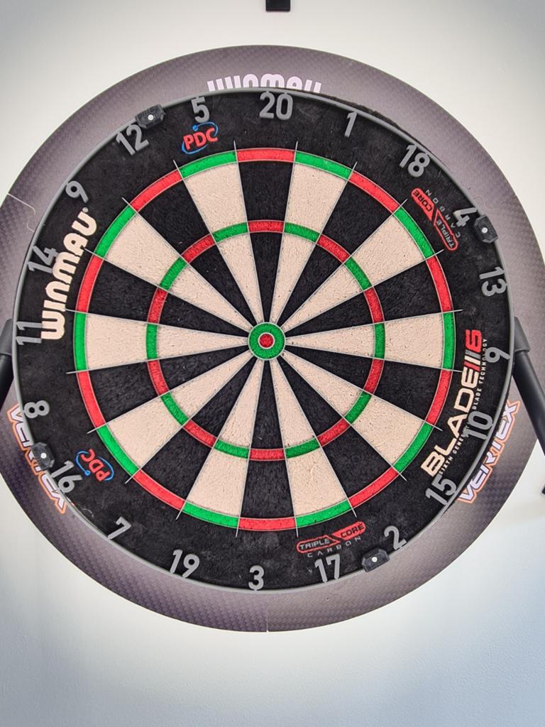 Winmau blade 6 triple core, Ophalen
