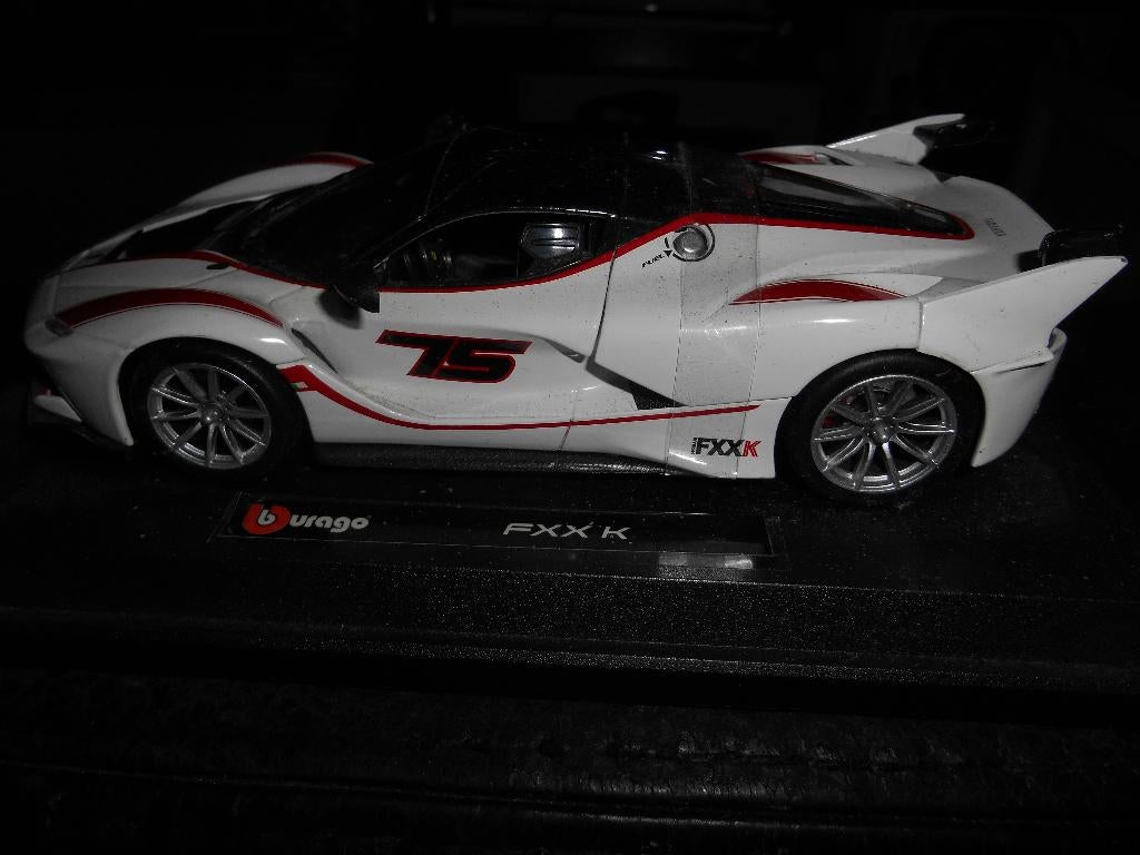 Burago 1/24 Ferrari FXXK, Ophalen of Verzenden, Burago