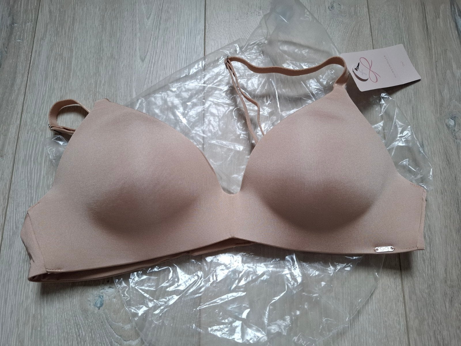 Nieuwe voorgevormde bh, zonder beugel, Hunkemöller, Ophalen of Verzenden, Beige, BH