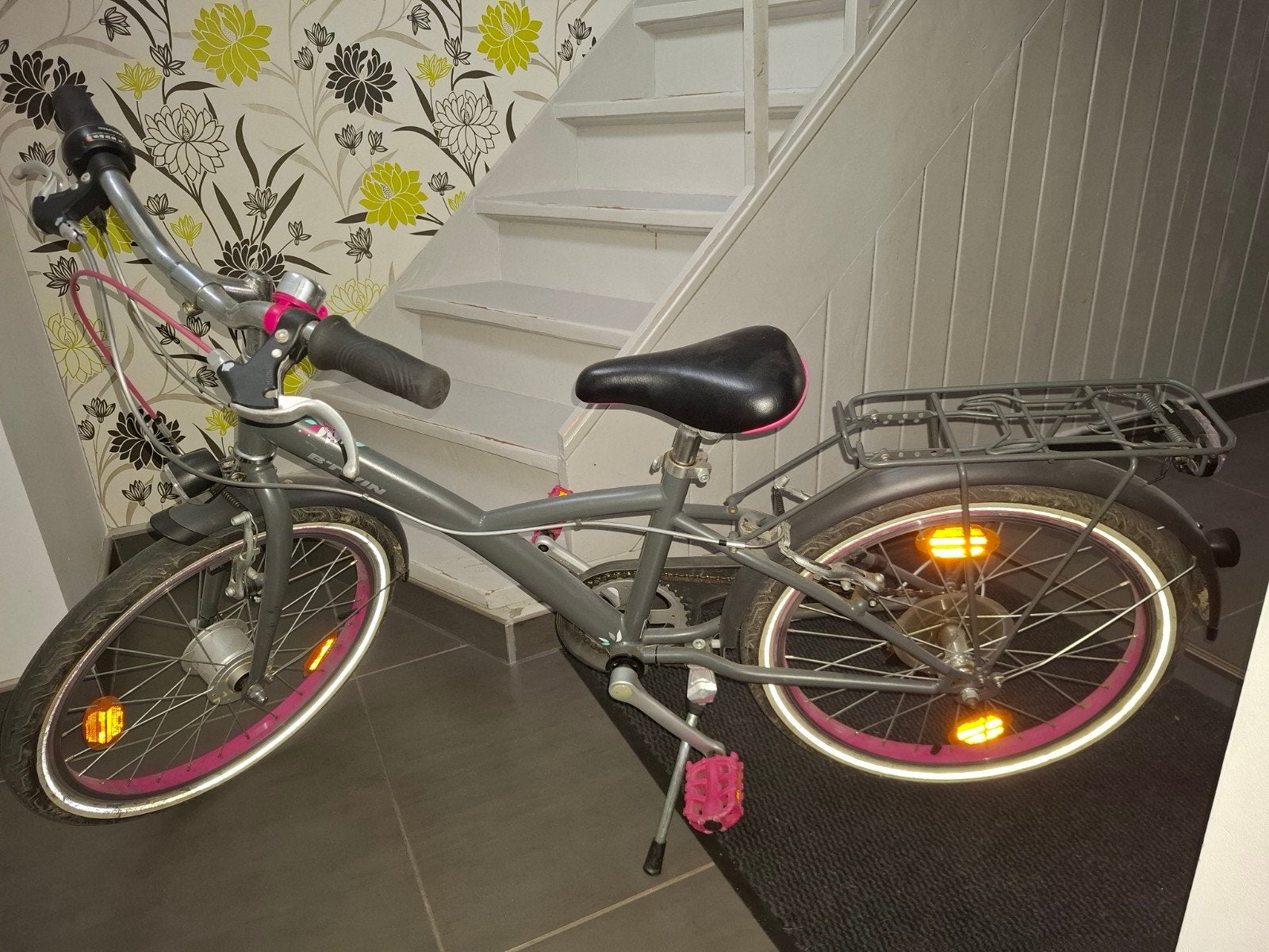 Vélo presque neuf, utilizer la plus part à l'école., Fietsen en Brommers, Fietsen | Vouwfietsen, Ophalen, Zo goed als nieuw, Dames