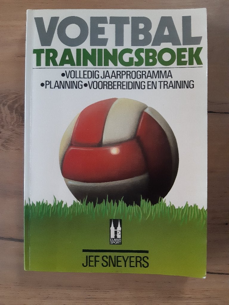 Voetbaltrainingsboek, Ophalen of Verzenden, Zo goed als nieuw, Balsport