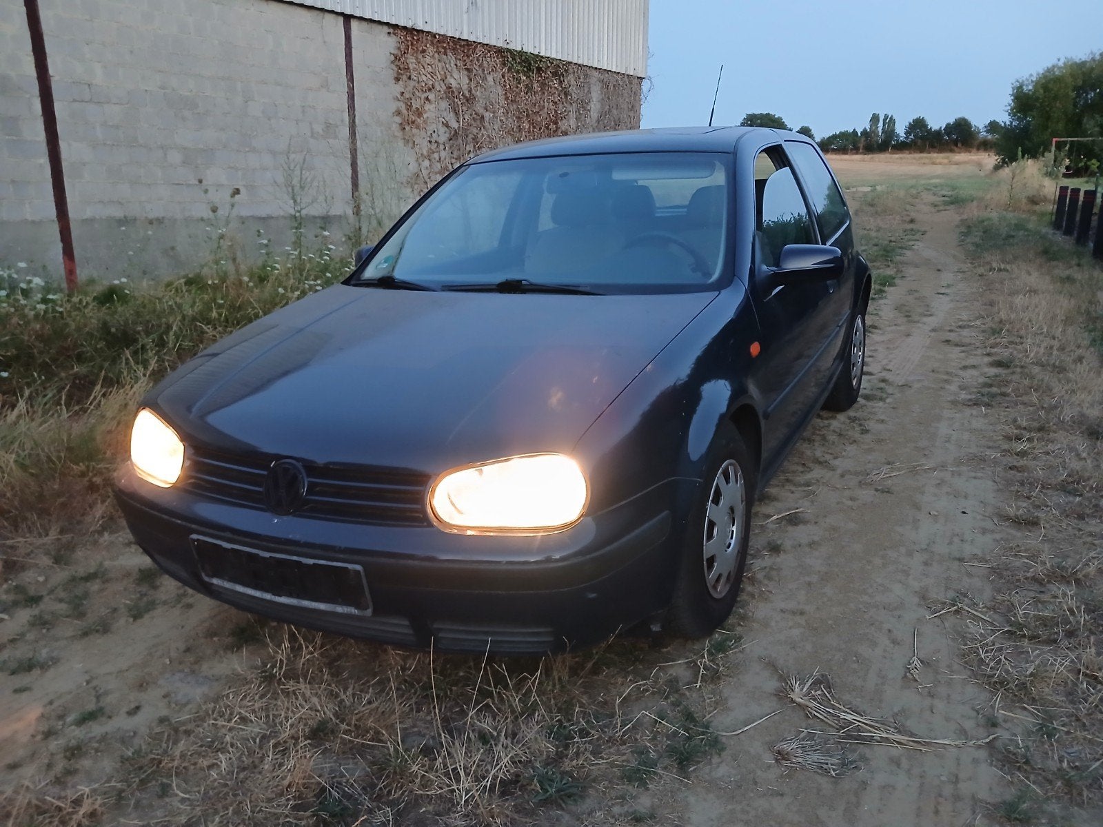 volkswagen Golf 4 gekeurd voor verkoop, Auto's, Voorwielaandrijving, Stof, Blauw, Bedrijf
